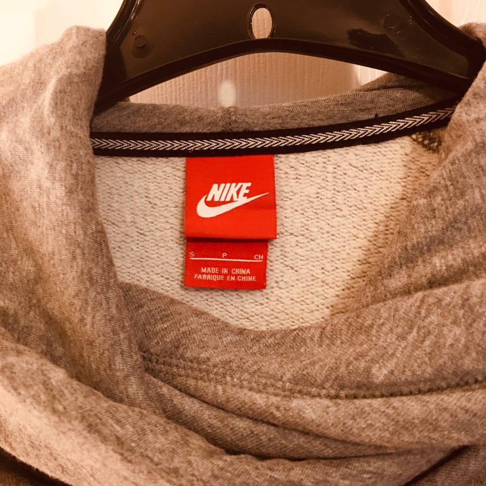 Nike Women Hoodie - Picture 2 of 3